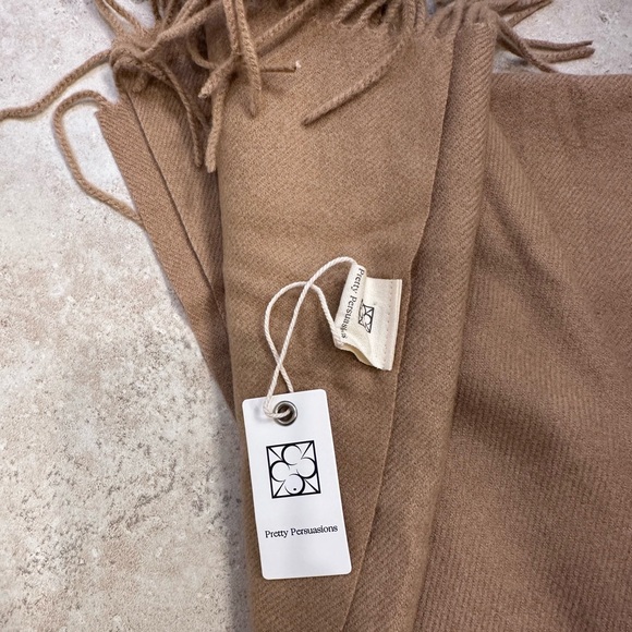 Pretty Persuasions Camel Brown Wrap - Picture 2 of 4